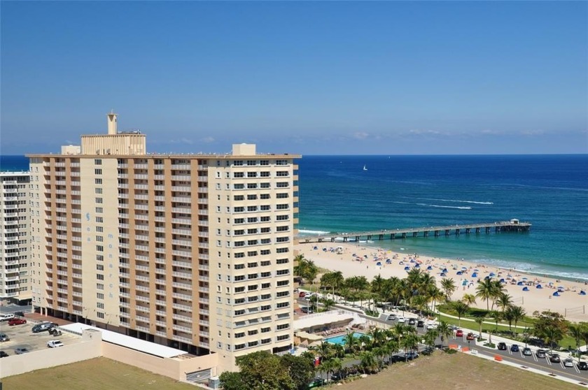 Spacious Unit in the heart of Pompano Beach. This very spacious - Beach Condo for sale in Pompano Beach, Florida on Beachhouse.com