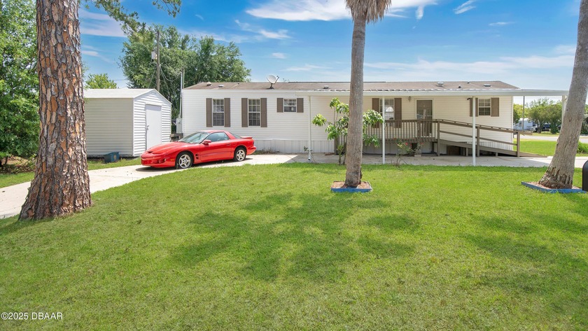 Welcome to this well-maintained 2-bedroom, 2-bathroom mobile - Beach Home for sale in Ormond Beach, Florida on Beachhouse.com