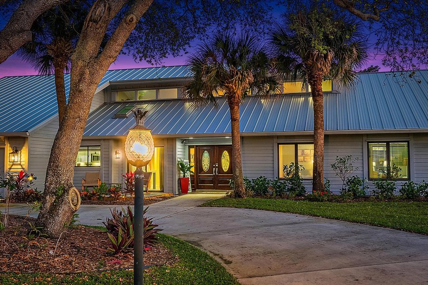 This beautifully curated coastal escape perfectly blends relaxed - Beach Home for sale in Hobe Sound, Florida on Beachhouse.com