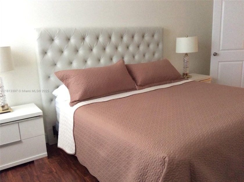 Cornert Unit - 2 bedrooms 2 baths,  1190 SF apartment in - Beach Condo for sale in Miami Beach, Florida on Beachhouse.com