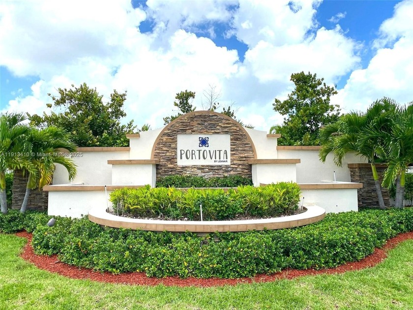 Live the ultimate South Florida lifestyle in this vibrant - Beach Home for sale in Homestead, Florida on Beachhouse.com