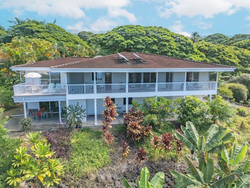 Welcome to your own slice of paradise!  This stunning property - Beach Home for sale in Kailua Kona, Hawaii on Beachhouse.com