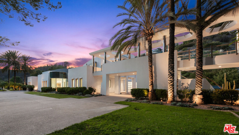 A brilliant, modern achievement situated behind the ultra - Beach Home for sale in Beverly Hills, California on Beachhouse.com