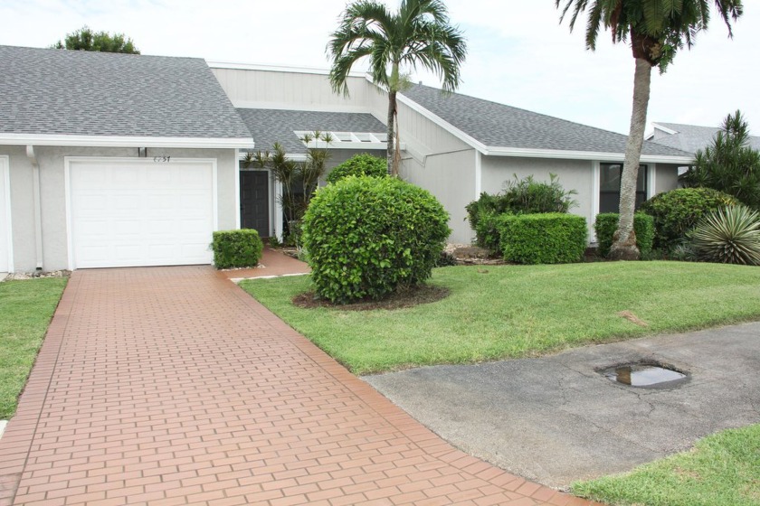 HUGE 3/2 villa with 1 car garage completely remodeled. 2020 Roof - Beach Home for sale in Palm Beach Gardens, Florida on Beachhouse.com