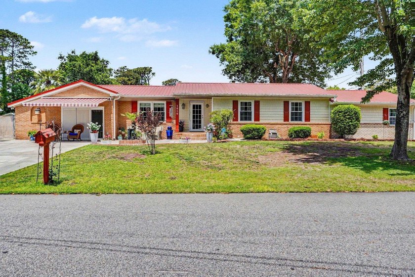Located just three and a half blocks from the beach with no HOA - Beach Home for sale in Surfside Beach, South Carolina on Beachhouse.com