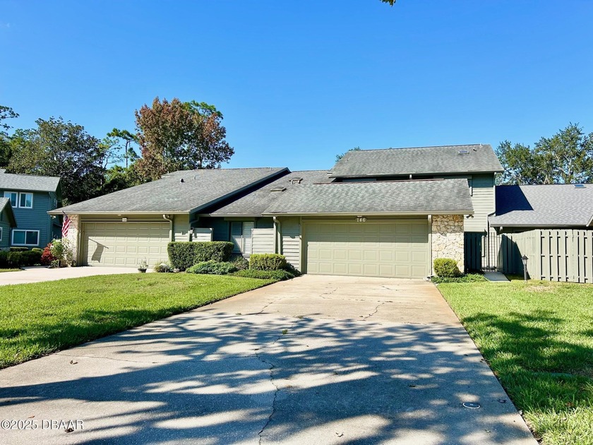 BEAUTIFUL AND SPACIOUS!!! - HUGE townhome with 2-car garage and - Beach Townhome/Townhouse for sale in Ormond Beach, Florida on Beachhouse.com