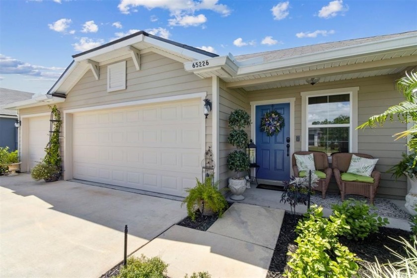 LIKE NEW & BEAUTIFULLY UPDATED RIVER GLEN HOME ON PREMIUM POND - Beach Home for sale in Yulee, Florida on Beachhouse.com