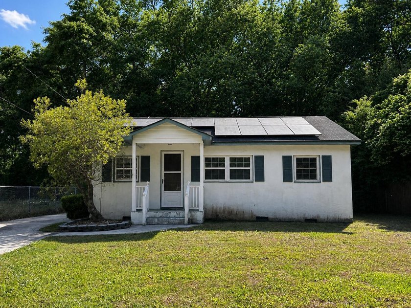 Welcome to 1840 Grover Drive--an updated, move-in ready home - Beach Home for sale in Johns Island, South Carolina on Beachhouse.com