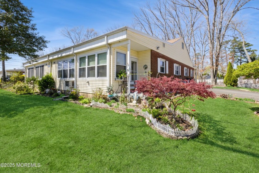 Welcome to Cedar Glen Homes. It is a cozy 2-bedroom, 1-bath - Beach Home for sale in Toms River, New Jersey on Beachhouse.com