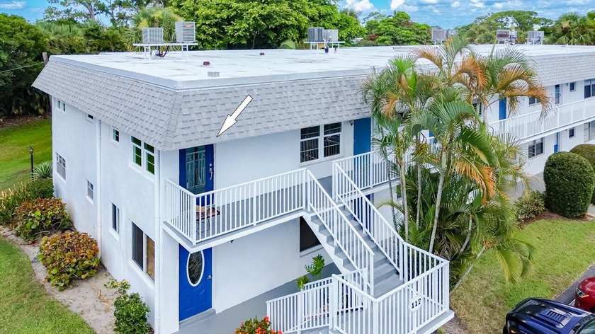 Beautifully updated 2BD/2BA corner residence featuring impact - Beach Condo for sale in Stuart, Florida on Beachhouse.com