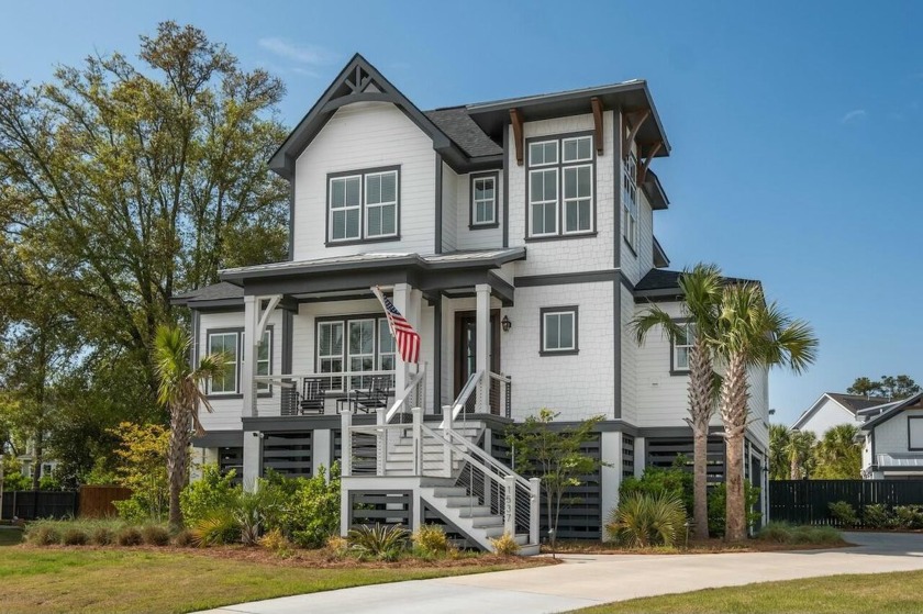 Discover modern luxury integrated with exceptional craftsmanship - Beach Home for sale in Mount Pleasant, South Carolina on Beachhouse.com