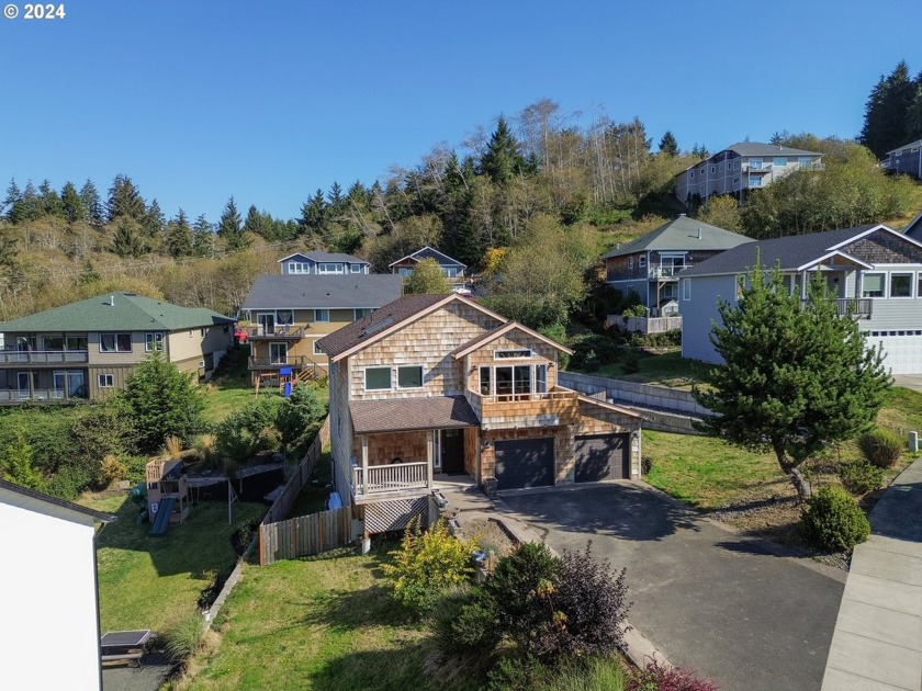 Sunsets & spectacular views at this Thompson Falls home. This - Beach Home for sale in Seaside, Oregon on Beachhouse.com