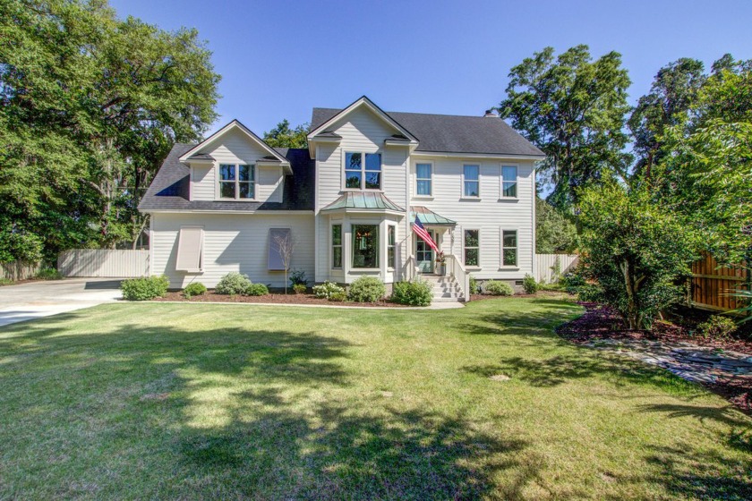 Stunning Remodeled Home in The Groves - Prime South Mt. Pleasant - Beach Home for sale in Mount Pleasant, South Carolina on Beachhouse.com