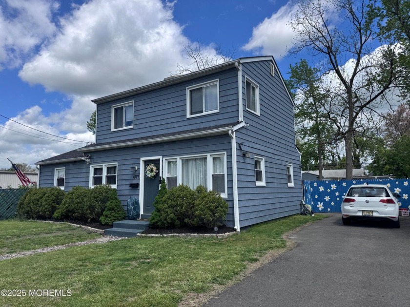 Great Opportunity!This lovingly maintained Colonial, fully - Beach Home for sale in Neptune, New Jersey on Beachhouse.com