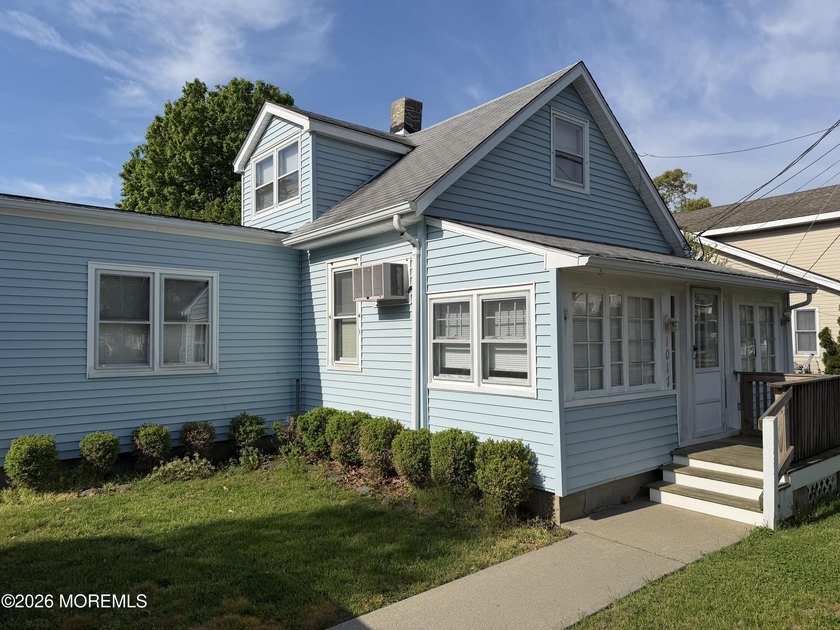 Excellent Wall Township cottage just outside the Belmar area! - Beach Home for sale in Wall, New Jersey on Beachhouse.com