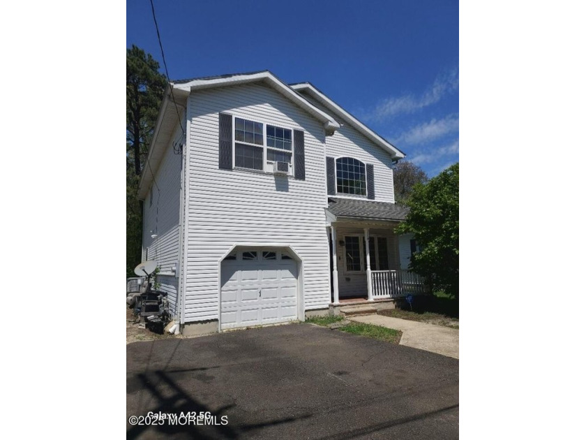 * Colonial 3 bedrooms, 2.5 bath in the Cedar Creek beach - Beach Home for sale in Forked River, New Jersey on Beachhouse.com