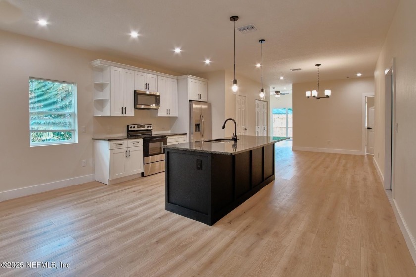 Looking for Space, Convenience & a Great Location? This Home Has - Beach Home for sale in Jacksonville, Florida on Beachhouse.com