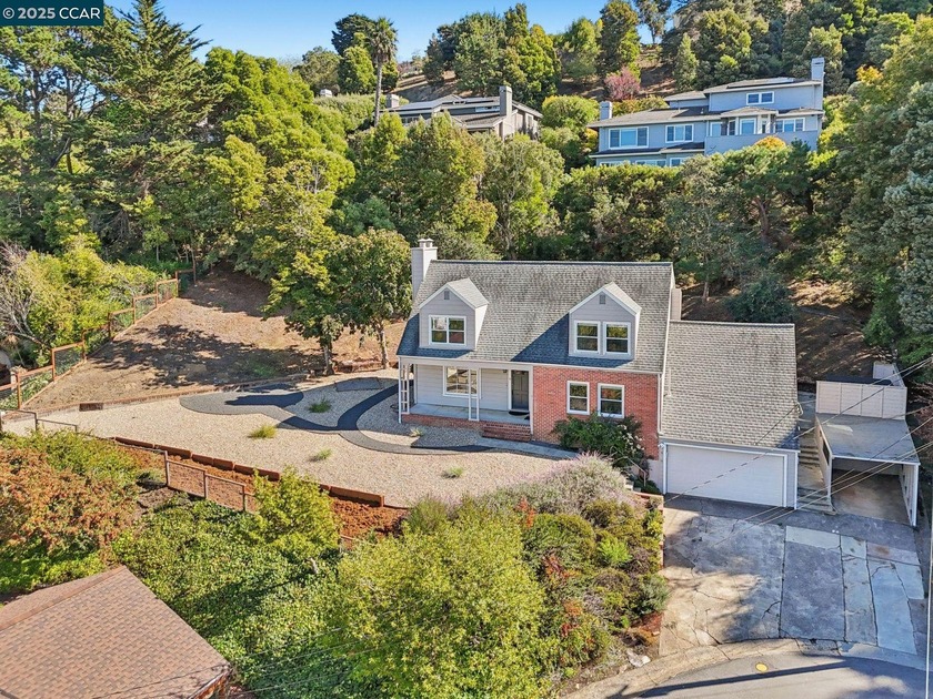 Spectacular Mill Valley Duplex - Income, Views, & Upside! Rare - Beach Townhome/Townhouse for sale in Mill Valley, California on Beachhouse.com