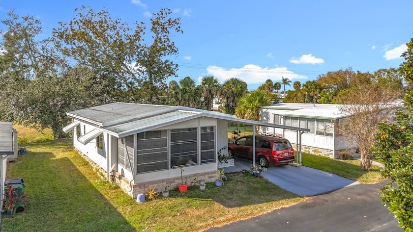 (Espanol a continuacion)    Discover this well-maintained 1983 - Beach Home for sale in Palmetto, Florida on Beachhouse.com