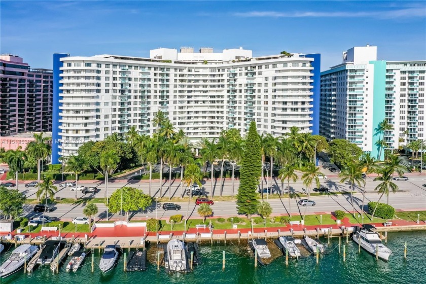 Here's your chance for a great deal on 2 bedroom/2bath residence - Beach Condo for sale in Miami Beach, Florida on Beachhouse.com