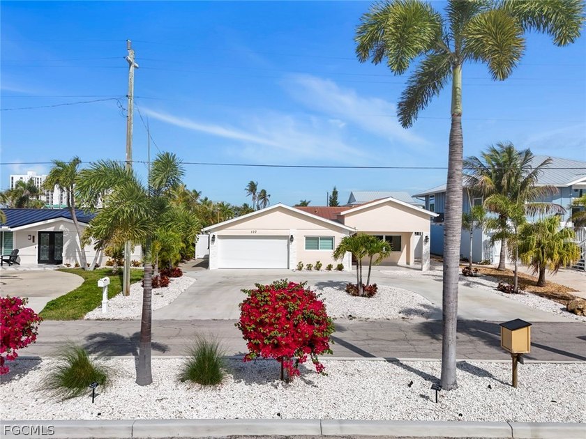 Stunning Waterfront Home with Gulf Access - New Upgrades and - Beach Home for sale in Fort Myers Beach, Florida on Beachhouse.com