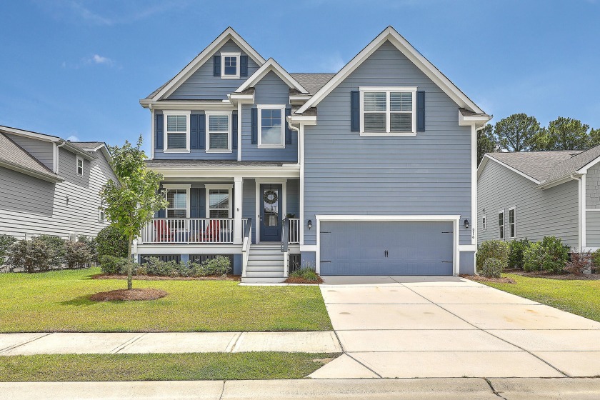 Beautiful, large 5 bedroom, 3 bath, ~2763 sf home with two car - Beach Home for sale in Mount Pleasant, South Carolina on Beachhouse.com