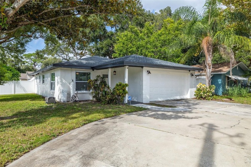 BACK ON MARKET WITH A NEW ROOF, KITCHEN AND EXTERIOR PAINT - Beach Home for sale in Largo, Florida on Beachhouse.com