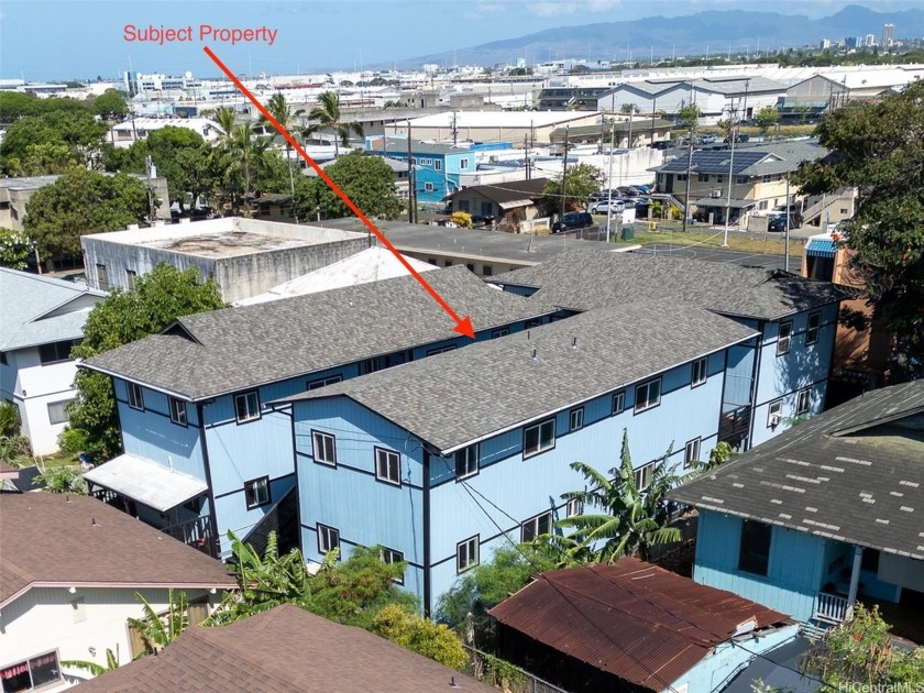 Completely renovated inside and out, this 3-structure legal - Beach Commercial for sale in Honolulu, Hawaii on Beachhouse.com