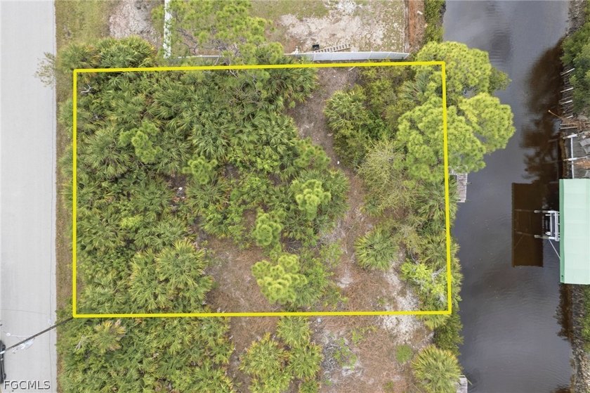 GULF ACCESS CANAL LOT! Your opportunity to own a spacious - Beach Lot for sale in Punta Gorda, Florida on Beachhouse.com