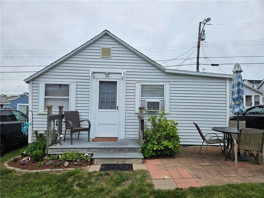Charming classic beach cottage in beloved Mary Carpenter's Beach - Beach Home for sale in South Kingston, Rhode Island on Beachhouse.com