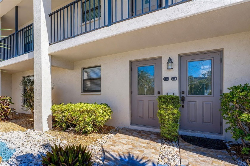 SELLER MOTIVATED!! WELCOME TO WATERFRONT LIVING AT COUNTRY CLUB - Beach Condo for sale in Cape Coral, Florida on Beachhouse.com