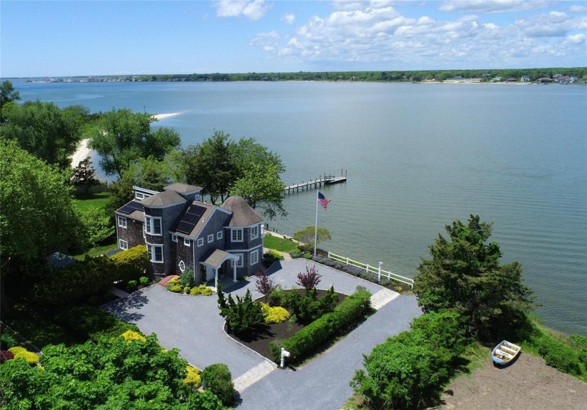 Waterfront living in Hampton Bays! This exceptional property - Beach Home for sale in Hampton Bays, New York on Beachhouse.com