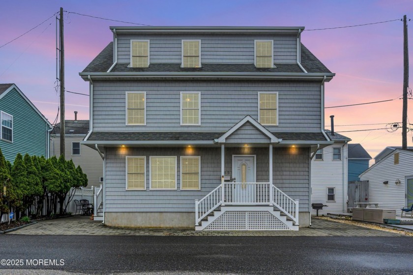 Gorgeous Monterey Beach Custom Built 3 level Shore Colonial.  Be - Beach Home for sale in Lavallette, New Jersey on Beachhouse.com
