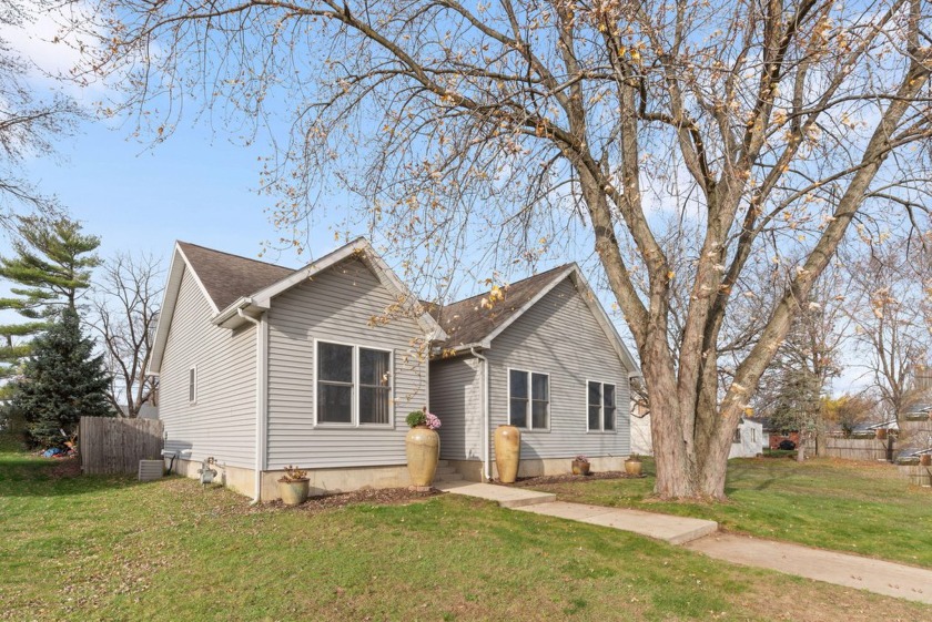 This beautifully remodeled ranch home, built in 2005 offers a - Beach Home for sale in Michigan City, Indiana on Beachhouse.com