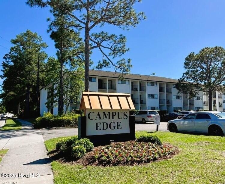 RENTAL INVESTMENT OPPORTUNITY - This is a 2/2 unit: each side a - Beach Condo for sale in Wilmington, North Carolina on Beachhouse.com