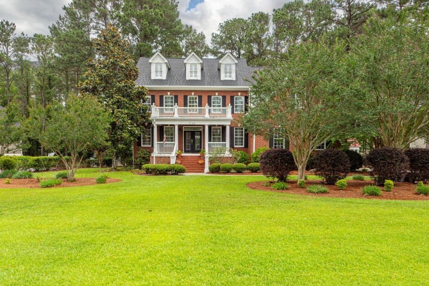 Large Stately Brick home on a well manicured half acre+ lot - Beach Home for sale in Mount Pleasant, South Carolina on Beachhouse.com