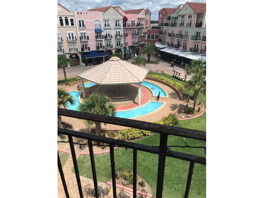 FURNISHED PENHOUSE CONDO, THIS UNIT COMES WITH A PARKING SPOT - Beach Condo for sale in Palm Coast, Florida on Beachhouse.com