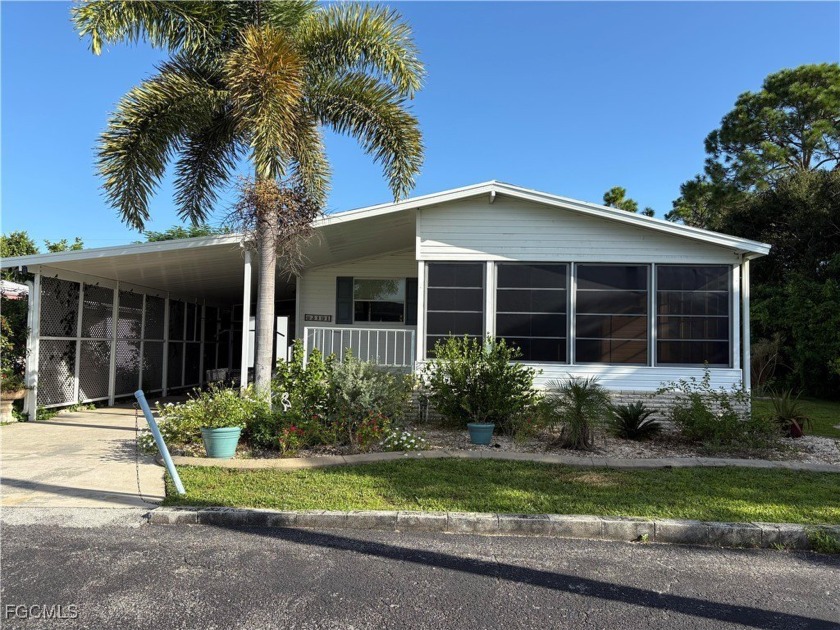 Updated 2-Bedroom + Bonus Room in Lake Arrowhead - Prime - Beach Home for sale in North Fort Myers, Florida on Beachhouse.com
