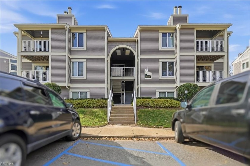 Charming 1-bedroom condo featuring an open living space with - Beach Condo for sale in Virginia Beach, Virginia on Beachhouse.com