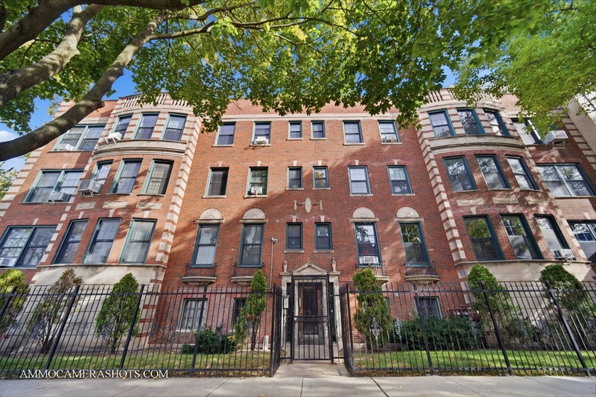 Historic South Shore Condo...This gorgeous 3-bedroom, 3-bath - Beach Condo for sale in Chicago, Illinois on Beachhouse.com