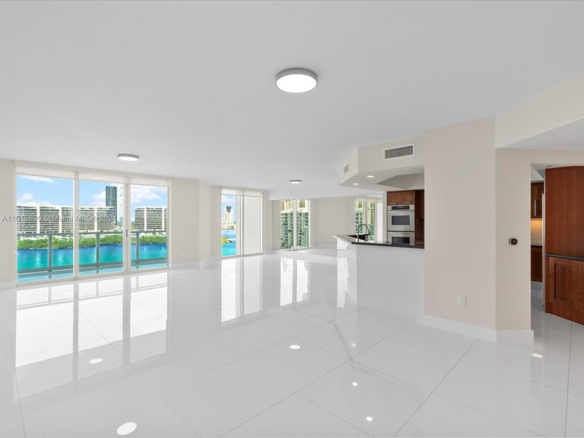 Welcome to Unit 1204 in Peninsula 2, a luxurious and spacious - Beach Condo for sale in Aventura, Florida on Beachhouse.com