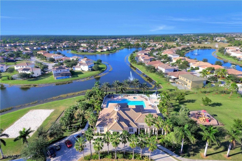 TURNKEY! LOW HOA FEES! This 3 Bed/2.5 Bath home in the lovely - Beach Home for sale in Cape Coral, Florida on Beachhouse.com