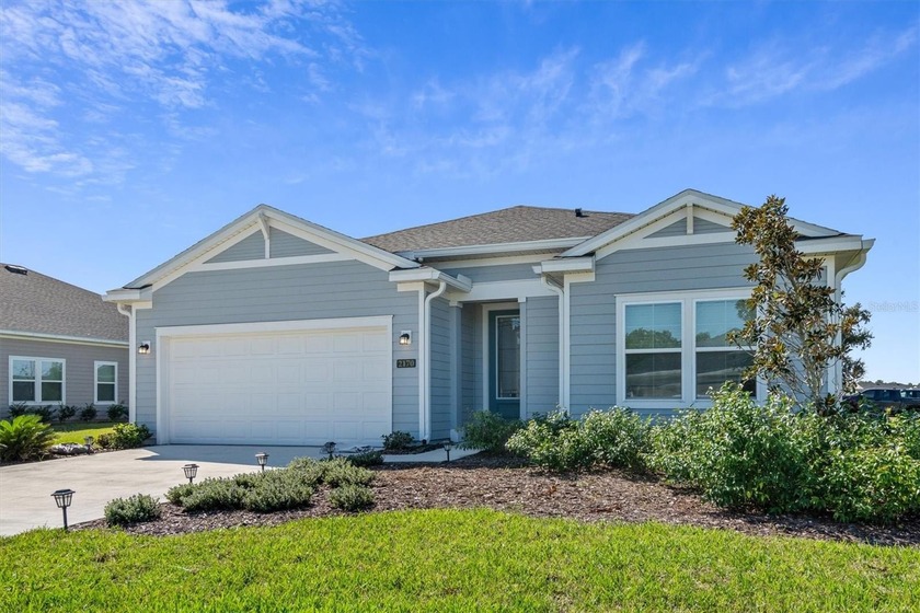 Welcome home to this beautiful 3-bedroom, 2-bath residence - Beach Home for sale in Ormond Beach, Florida on Beachhouse.com