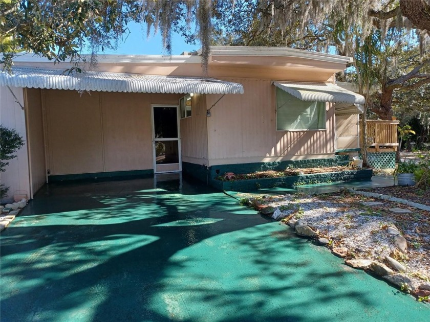 Attention Investors and First-Time Homebuyers!  Here's your - Beach Home for sale in Tarpon Springs, Florida on Beachhouse.com