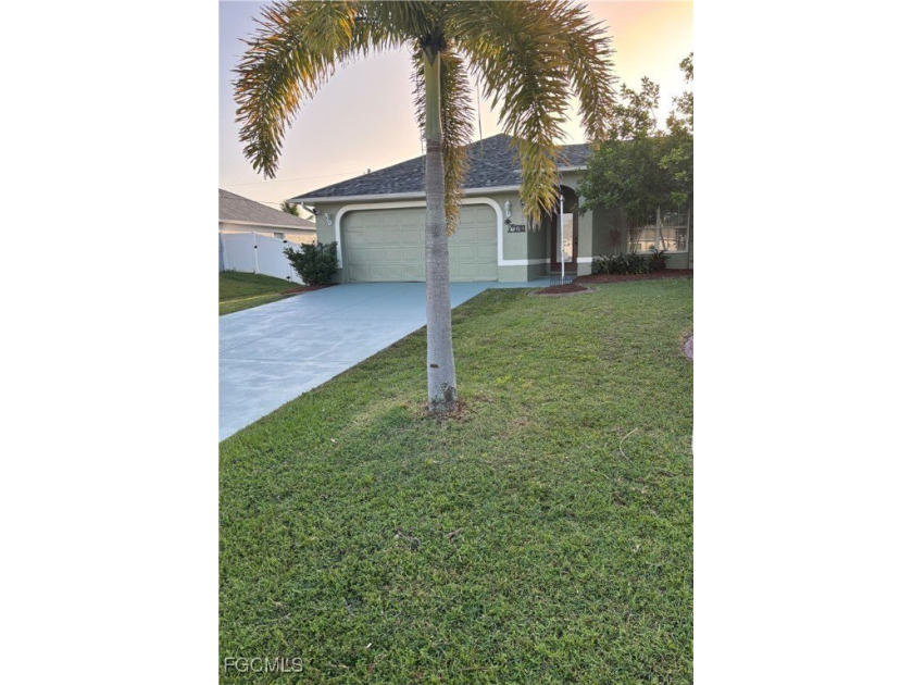 Split plan 3/2 located in the popular SW area of Cape Coral - Beach Home for sale in Cape Coral, Florida on Beachhouse.com