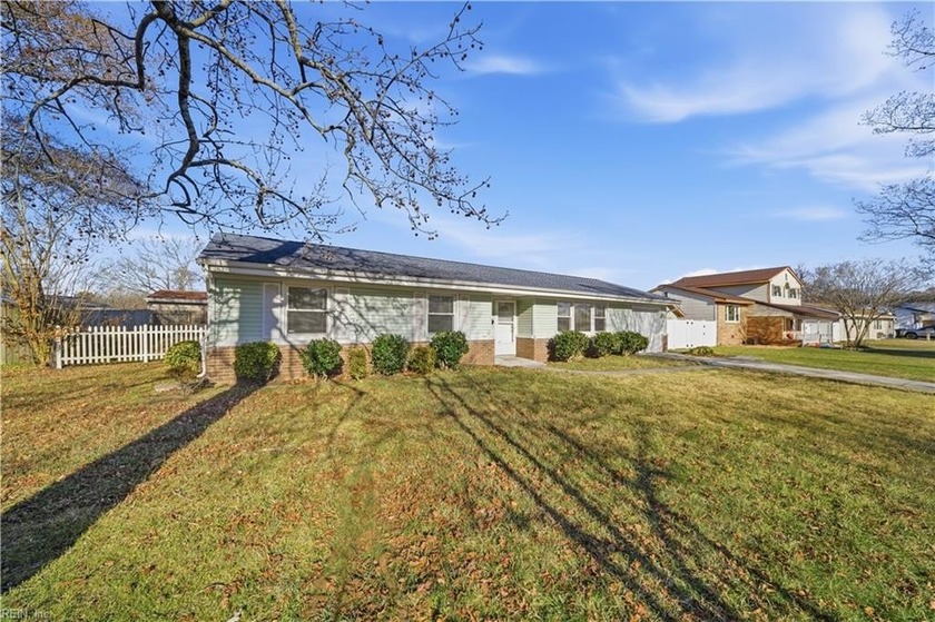 Welcome to your new home. This charming 3 bedroom ranch style - Beach Home for sale in Virginia Beach, Virginia on Beachhouse.com
