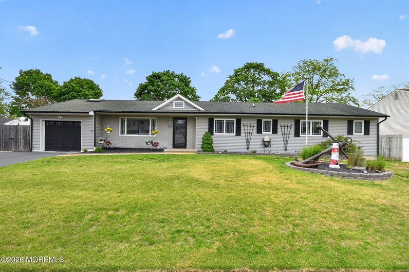 Welcome to this well-maintained 4-bedroom, 3.5-bath ranch in the - Beach Home for sale in Brick, New Jersey on Beachhouse.com