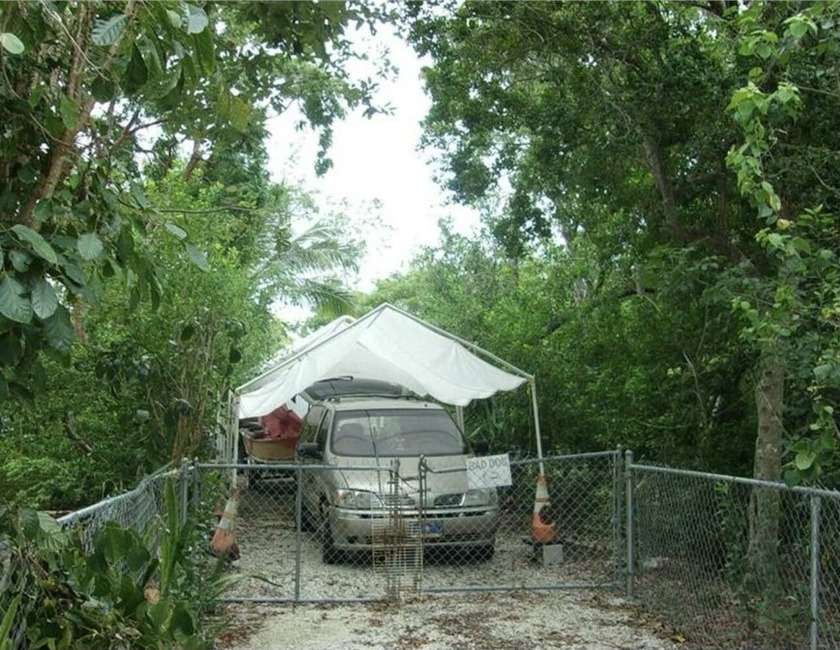 Now includes a transferable building right for Monroe County/Key - Beach Lot for sale in Key Largo, Florida on Beachhouse.com