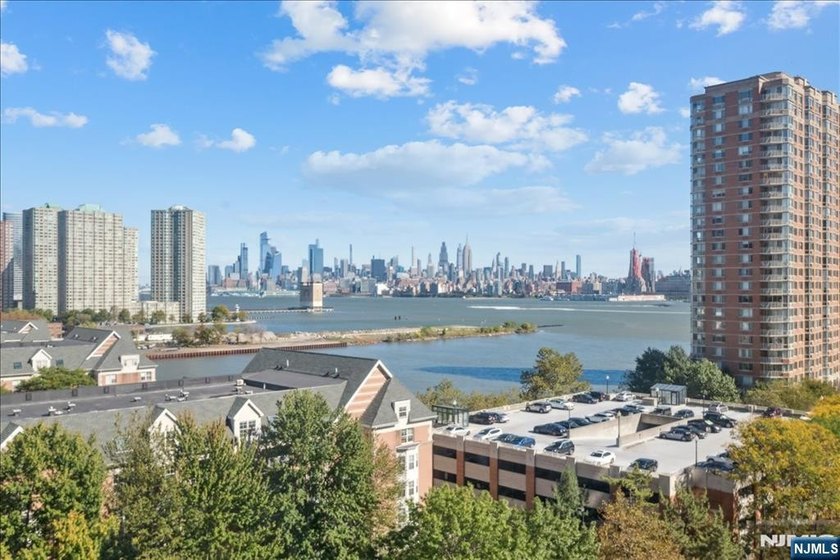 Best value in Portofino with deeded garage parking and sweeping - Beach Home for sale in Jersey City, New Jersey on Beachhouse.com