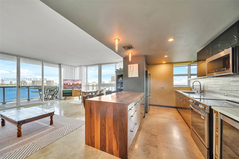 Rare high-floor 3-bedroom corner unit with sweeping water views - Beach Condo for sale in North Bay Village, Florida on Beachhouse.com